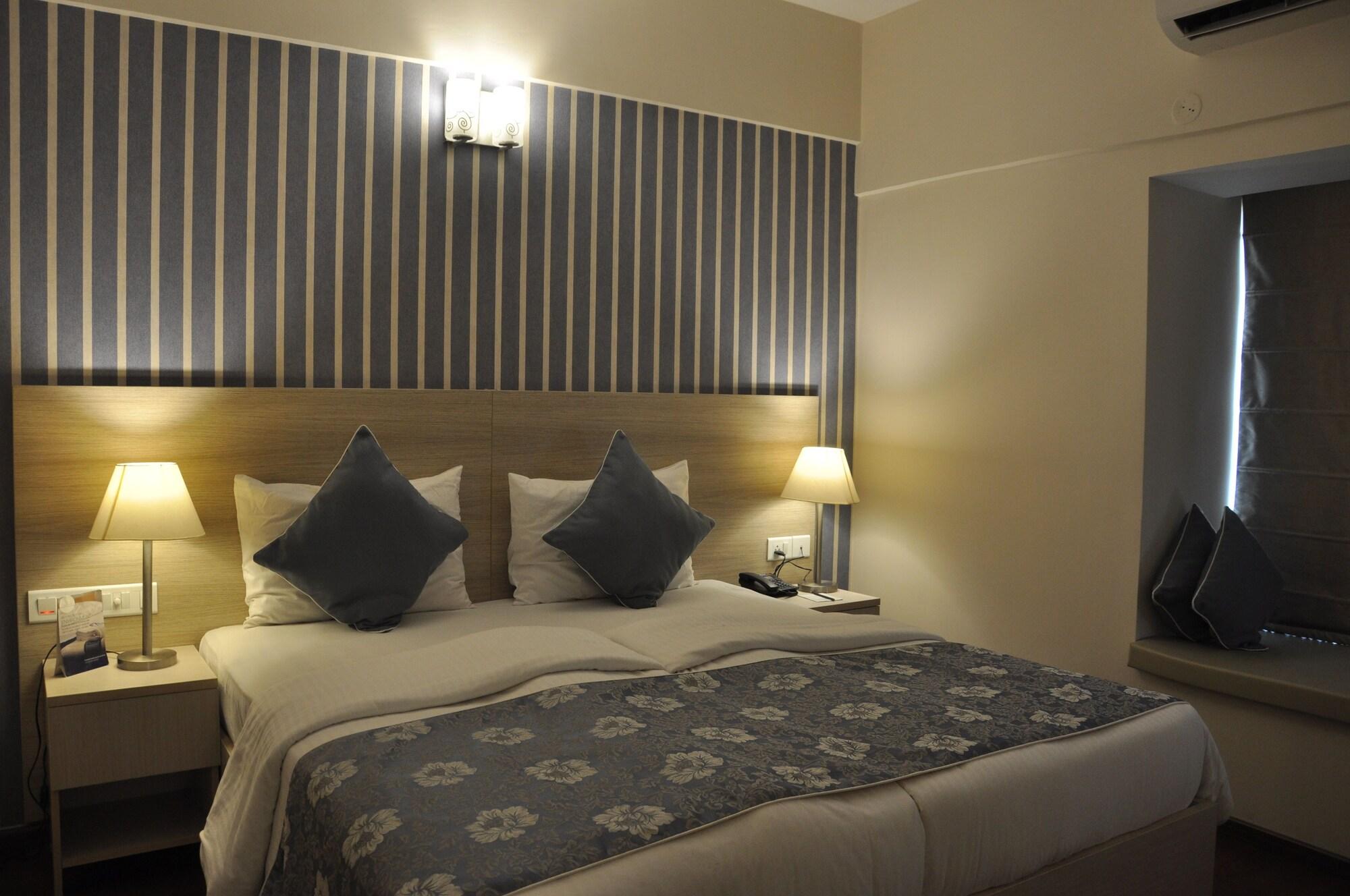 สตาร์ลิท สวีทส์ Hotel Kammasandra ภายนอก รูปภาพ