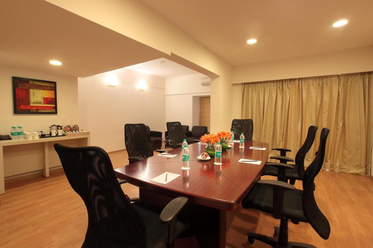 สตาร์ลิท สวีทส์ Hotel Kammasandra ภายนอก รูปภาพ